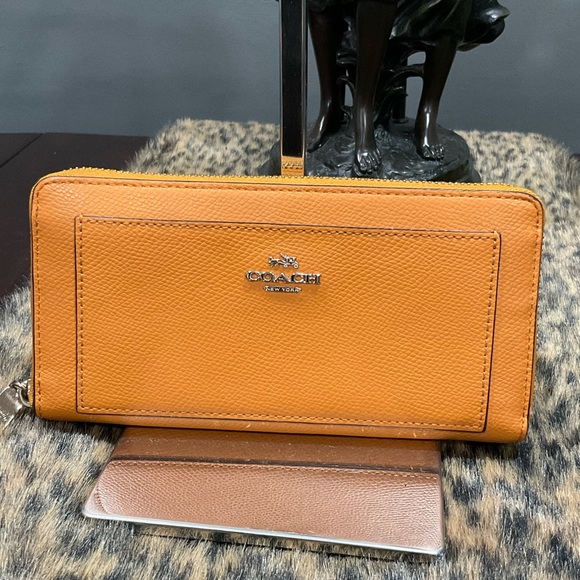 Coach Handbags - COACH FULL ZIP ACCORDION CROSS GRAIN LEATHER WALLET